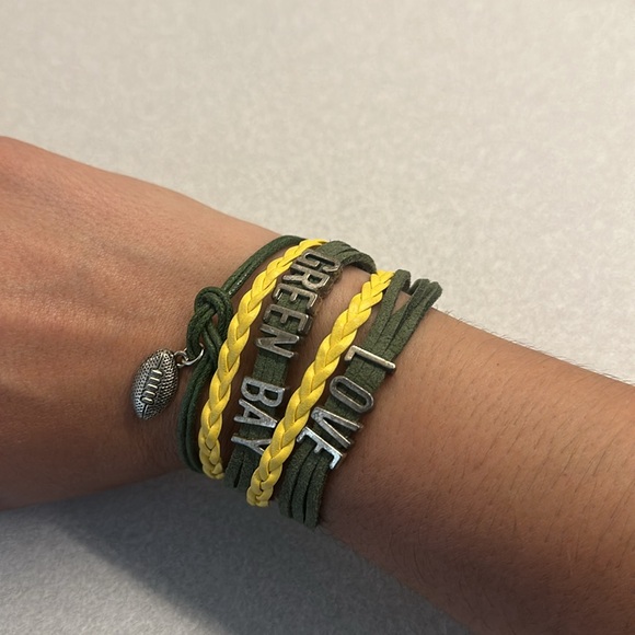 Green and Yellow 'Love Green Bay' Bracelet - Picture 1 of 3